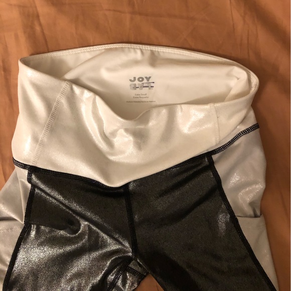 Y2K Two Piece, Sports Bra & Legging Vintage Style Metallic Rave Workout Gym Set - Picture 7 of 7